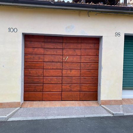 8+8 Appartamento Con Garage Livorno Buitenkant foto