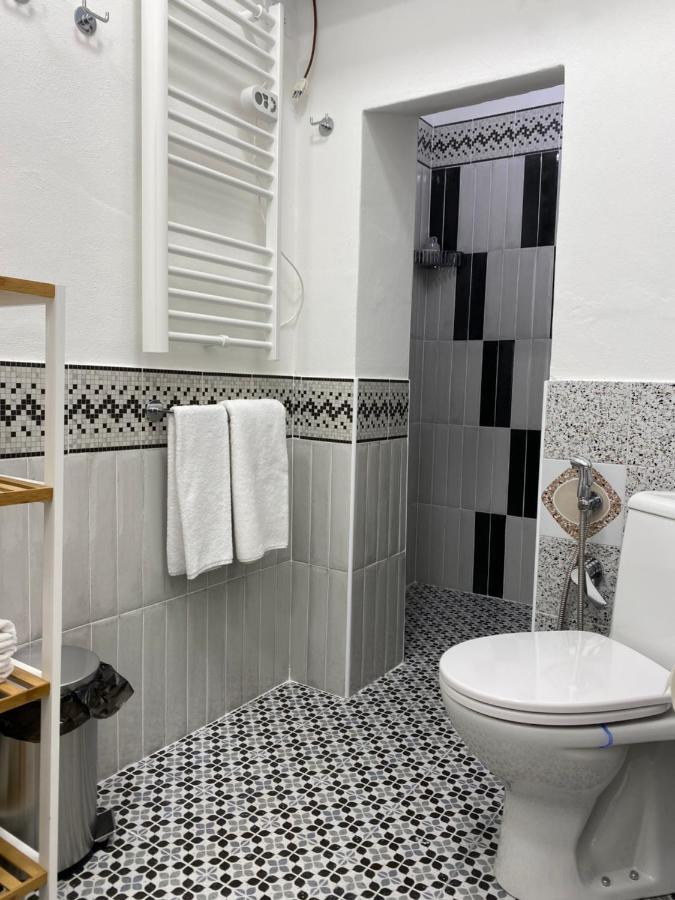 8+8 Appartamento Con Garage Livorno Buitenkant foto